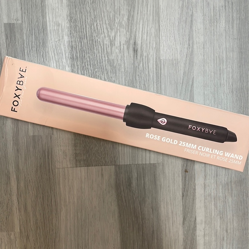 FOXY BAE rose gold curling wand- NEVER USED